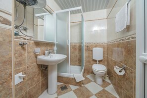 Basic Apartment, Balcony | Bathroom - Spin Apartments (Budva)