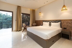 In-room safe, soundproofing, iron/ironing board, free WiFi - The Aralia (Dehradun)