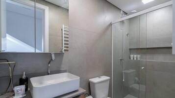 Basic Apartment | Bathroom | Shower