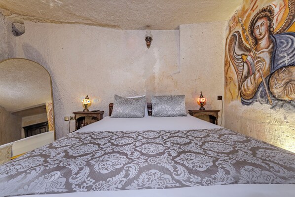 Superior Suite, Garden View | In-room safe, desk, laptop workspace, soundproofing - Ascension Cave Suites (Nevsehir)