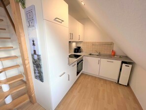 Microwave, oven, dishwasher, coffee/tea maker - Martina Hans 2 Holiday Apartment for 1 to 3 Guests (Horumersiel)