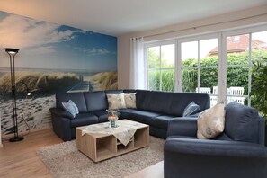 Fernseher, DVD-Player, Stereoanlage