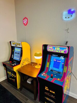 Games room - 4BR Home w/ Arcade, Foosball & Desks - Carrollton (Carrollton)