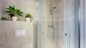 Shower, hair dryer, towels - Villa Noemi-Ližnjan by Villas Guide (Ližnjan)