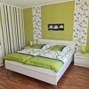 Bügeleisen/Bügelbrett, WLAN, Bettwäsche