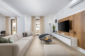 TV - Villa Marija Medulin - Luxury Villa with Private Pool and Sauna in the Center of Medulin, Just Minutes from the Beach (Medulin)