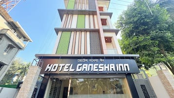 Fachada de la propiedad