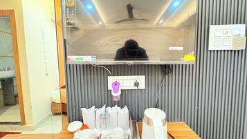 Familiekamer | Een bureau, gratis wifi