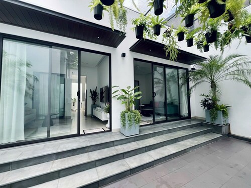 Cozy Boutique in adorable Thành phố Buôn Ma Thuột with AC