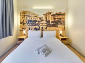 Standard Double Room, 1 Double Bed | In-room safe, desk, free WiFi - Hotiday Milano Romolo (Milan)