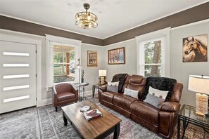 Living area - High-End, Picturesque Home, Heart of Old Colorado City (Colorado Springs)