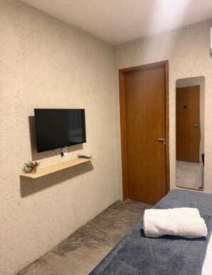 Desk, laptop workspace, free WiFi