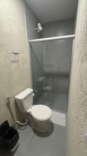 Dusche, Handtücher, Seife, Shampoo