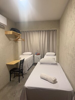 Desk, laptop workspace, free WiFi - Pousada Arena 165 (Murici)