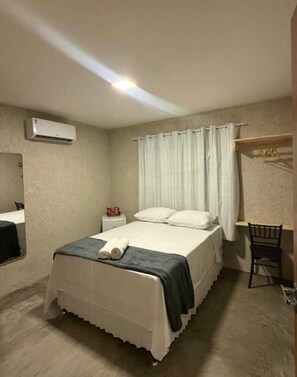 Desk, laptop workspace, free WiFi - Pousada Arena 165 (Murici)