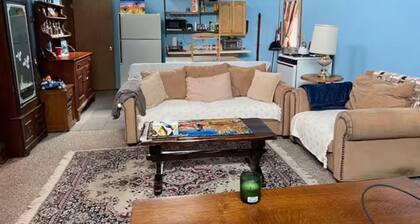 Cozy Rustic Escape - Near the Lake