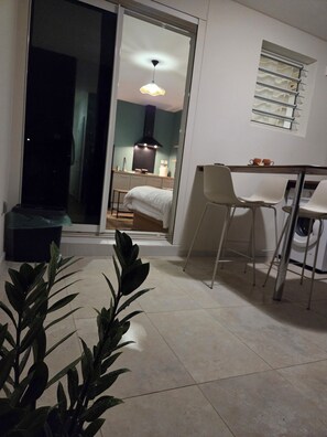 Room - Sawadee Studio, furnished & garden (Saint-Denis)