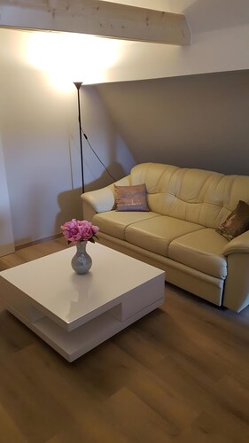 Apartment „Neue Wunderschöne“ mit Gemeinschaftsterrasse und WLAN