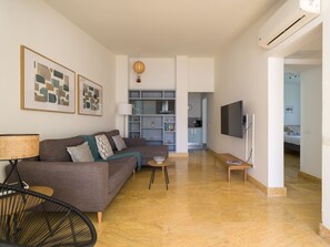 TV, books - Cotes Home Beach By Canariasgetaway (Playa del Ingles)