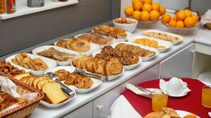 Free daily buffet breakfast - Suisse Hotel - Alger Centre (Alger Centre)