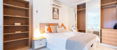 تجهيزات عازلة للصوت ومكواة/لوح كي وواي فاي مجانًا