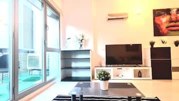 Basic Loft | Living area