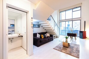 Standard Apartment | Living area | Flat-screen TV - Oshun Sanchinarro Seasonal Living (Madrid)