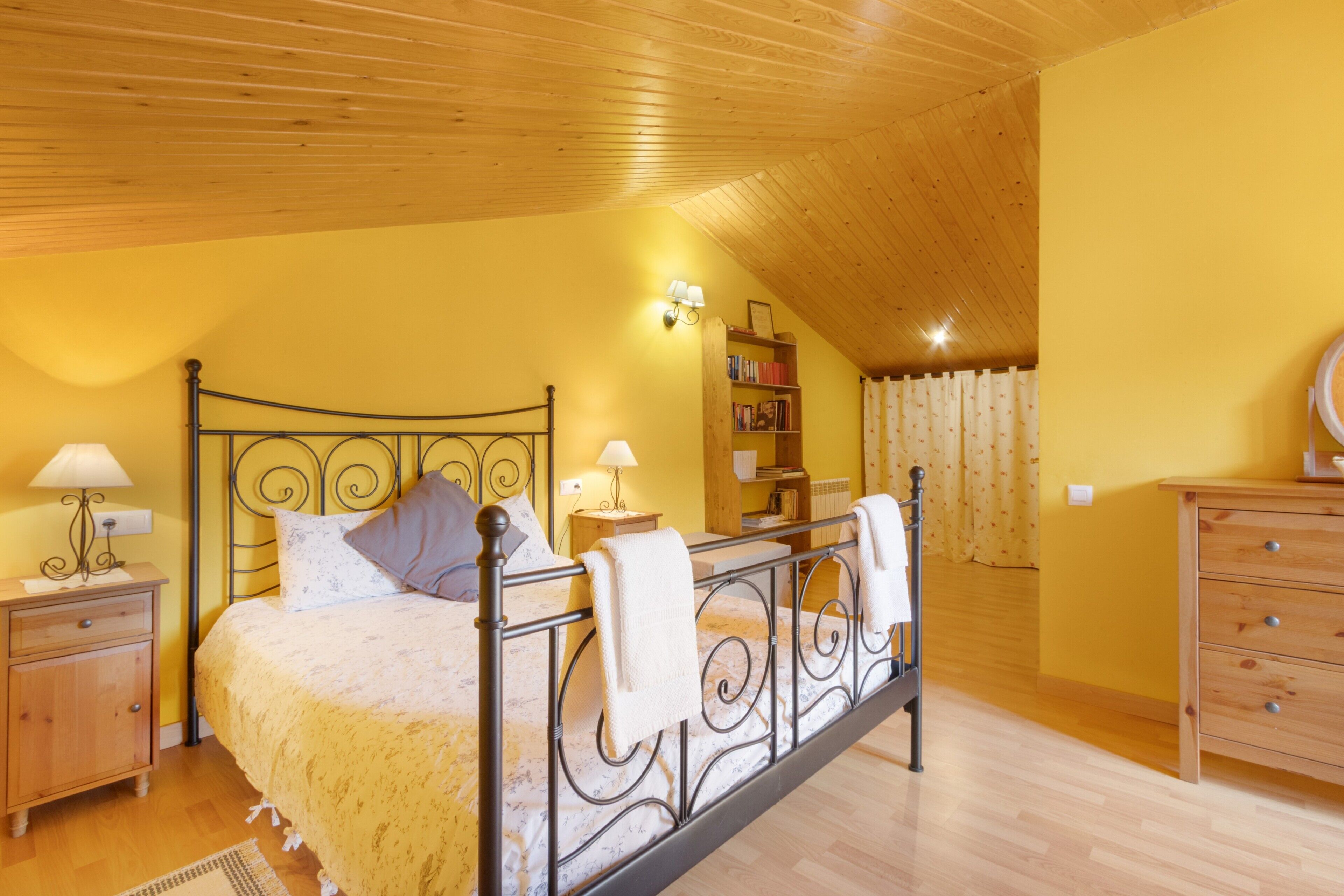 3 dormitorios, tabla de planchar con plancha, wifi y ropa de cama