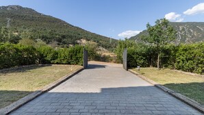 Unclassified image, 3 of 30, button - Casa Montenegro: Rural Retreat with Mountain Views, Garden, and BBQ (Las Colladas)