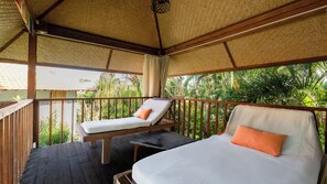 Property grounds - A serene luxury villa in Berawa, Canggu! (Canggu)