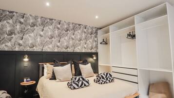 4 bedrooms, individually decorated, individually furnished, free WiFi