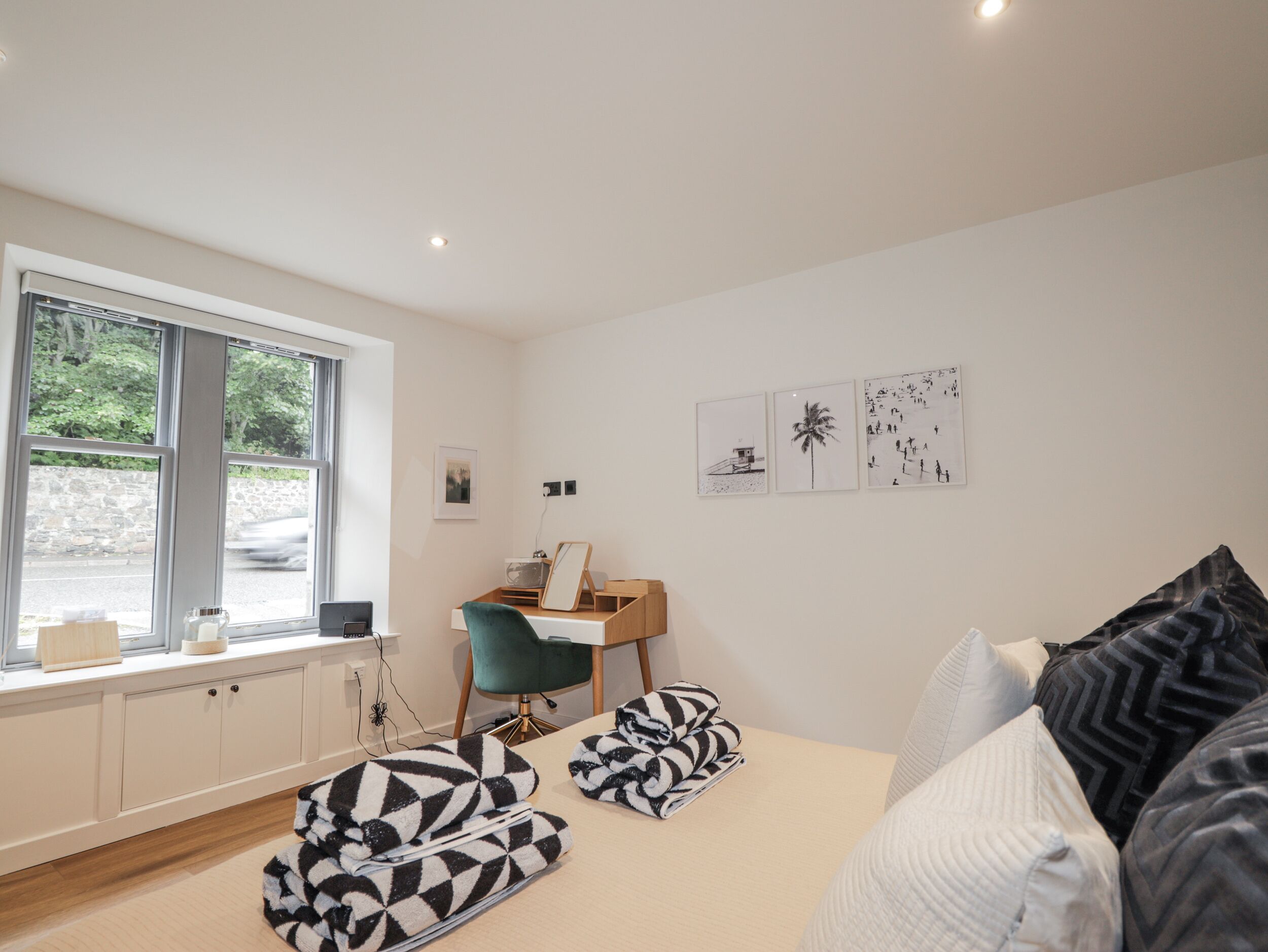 4 bedrooms, individually decorated, individually furnished, free WiFi