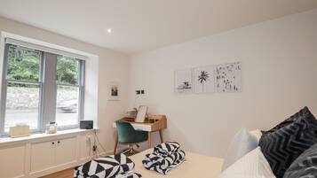 4 bedrooms, individually decorated, individually furnished, free WiFi