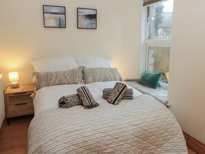 6 bedrooms, individually decorated, individually furnished, free WiFi - Penally Mews (Cardigan)
