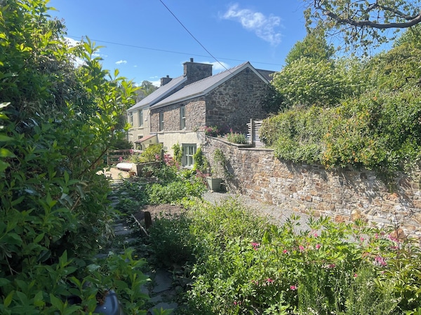Penally Mews - Cardigan