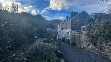 Cottage | Property grounds