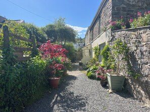 Cottage | Property grounds - Penally Mews (Cardigan)