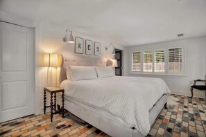 3 slaapkamers, een bureau, een strijkplank/strijkijzer, wifi