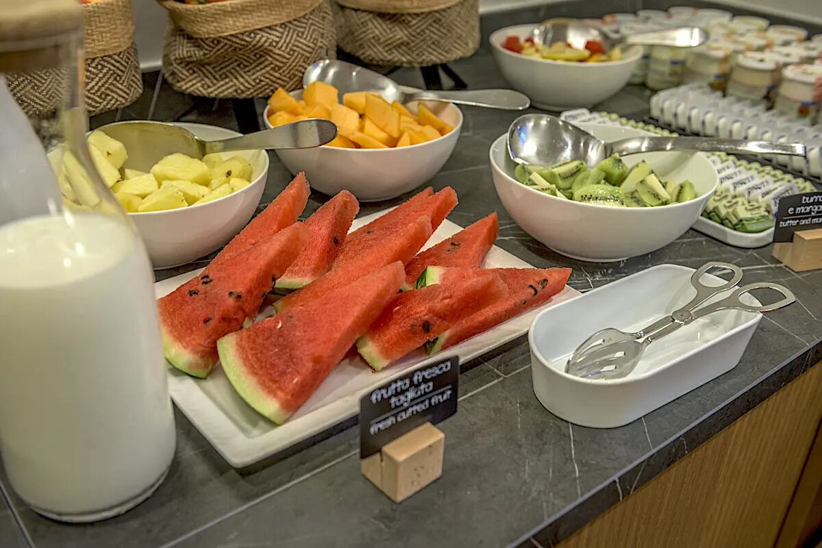Daily buffet breakfast for a fee