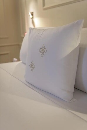 Minibar, in-room safe, desk, free cribs/infant beds - Hotiday Roma Trevi (Roma)