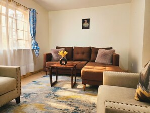 Smart TV - Cozy 2bedroom Apartment Near JKIA (Nairobi)