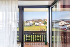 Interior - Apartment 'Zimmer 12' with Wi-Fi (Bad Soden-Salmünster)