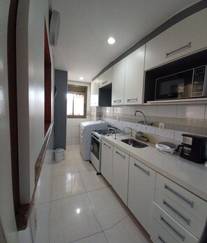 Private kitchen - Balcony facing the sea (Rio de Janeiro)