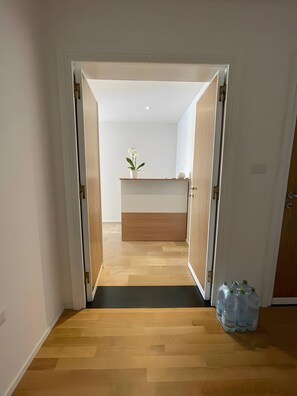 Interior - Room 'Camera Deluxe Con Balcone' with Balcony, Wi-Fi and Air Conditioning (Olbia)