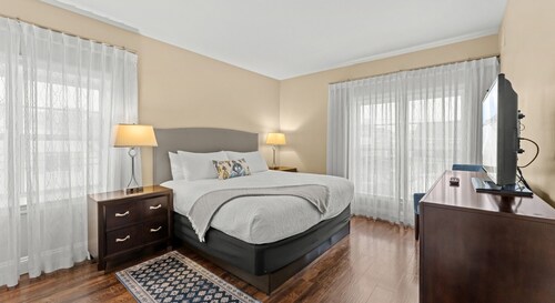 York Beach, Maine | Spacious Lock-Off Condo for Groups | Sleeps 8