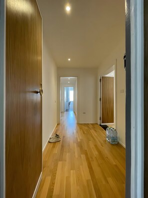 Interior - Room 'Camera Deluxe' with Wi-Fi and Air Conditioning (Olbia)