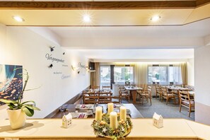 Dining - Apartment 'Zimmer 10' with Wi-Fi (Bad Soden-Salmünster)