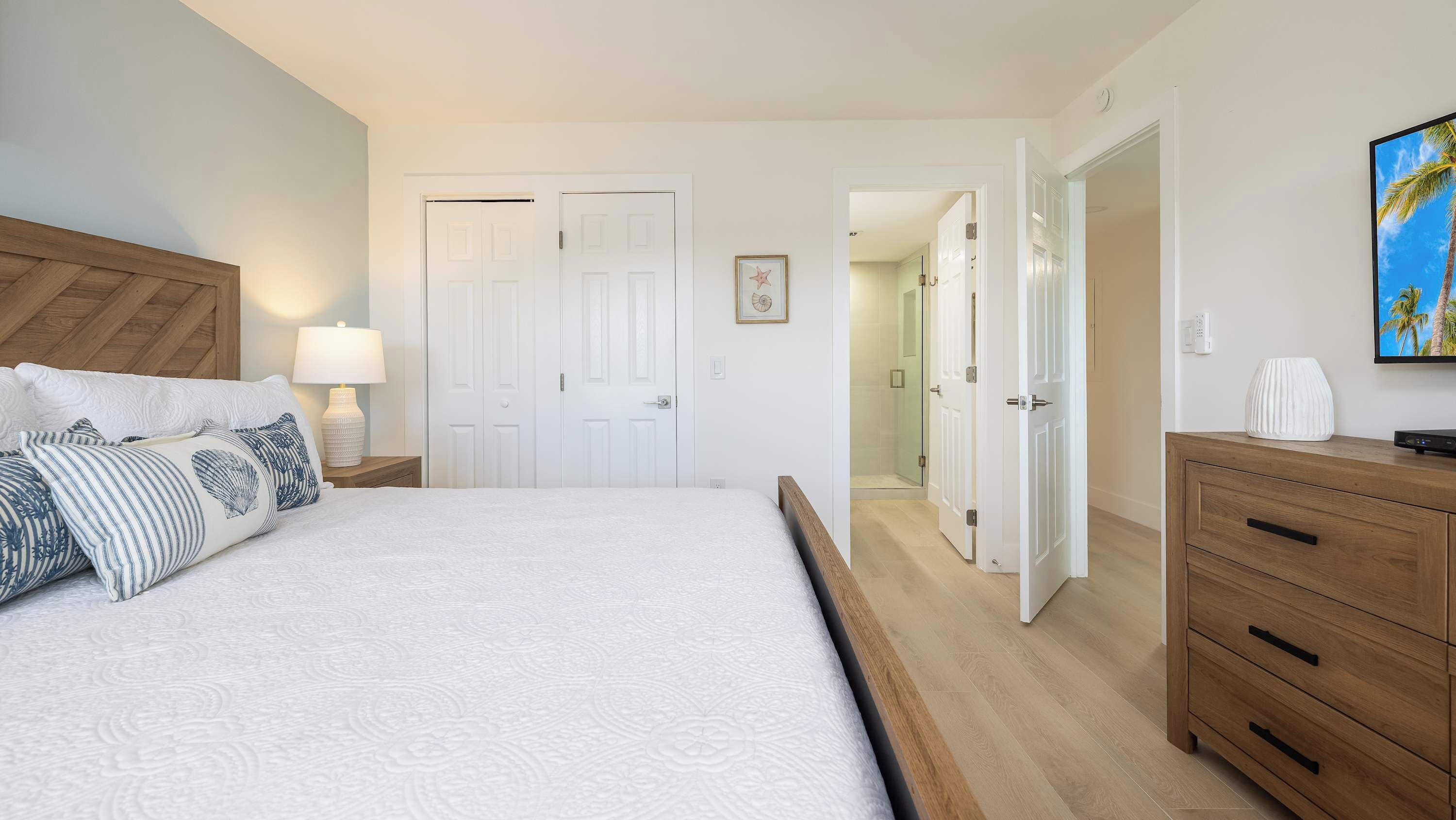 2 bedrooms, iron/ironing board, travel cot, WiFi