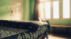 Single Room, Mountain View
