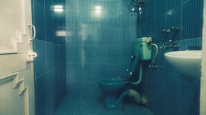 Single Room, Mountain View | Bathroom | Towels - Prifrost Homesaty (Sangla)